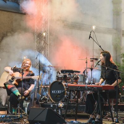 JuliaJulesFischer_Live_Katharinenruine_FischerundRabe_Musikerin_Nürnberg